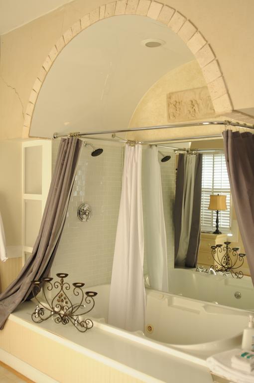 Acorn Hill Lodge And Spa Lynchburg Room photo