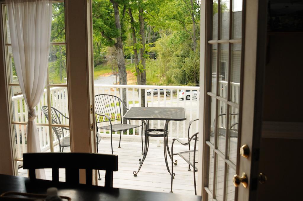 Acorn Hill Lodge And Spa Lynchburg Exterior photo